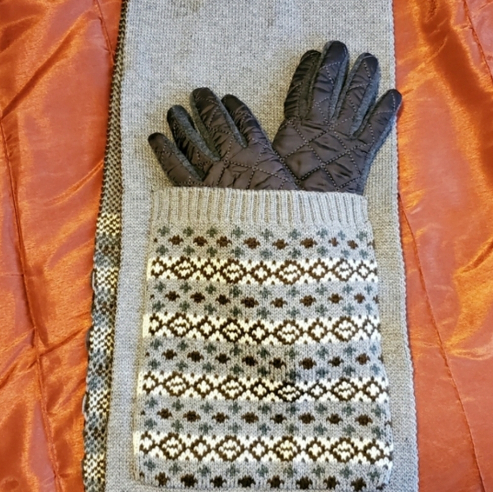 Scarf and gloves